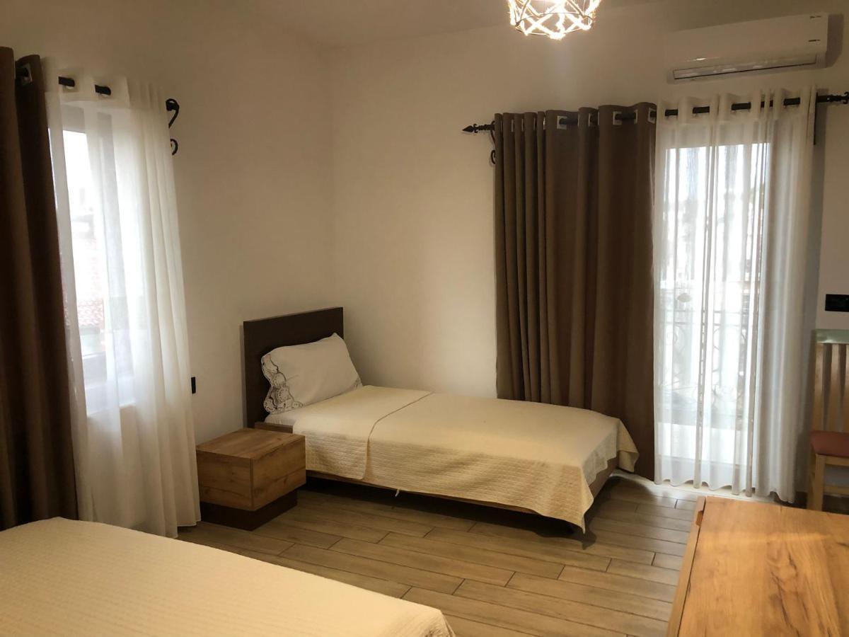 Vila Ilo Tushemisht Luaran gambar